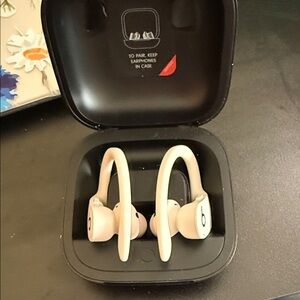 Beats by Dre Powerbeats Pro Wireless Ear-Hook Earbuds in Cream